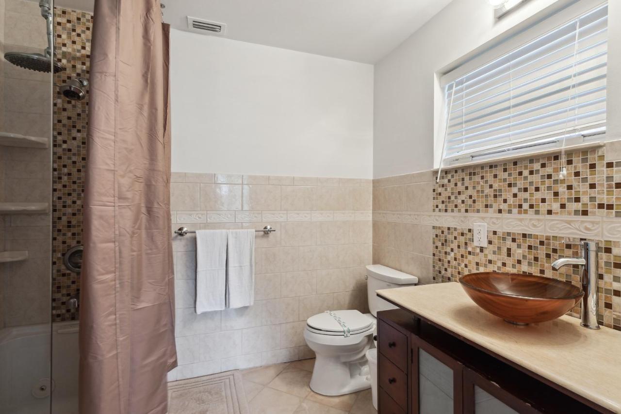 Chic Fort Lauderdale House With Private Pool エクステリア 写真